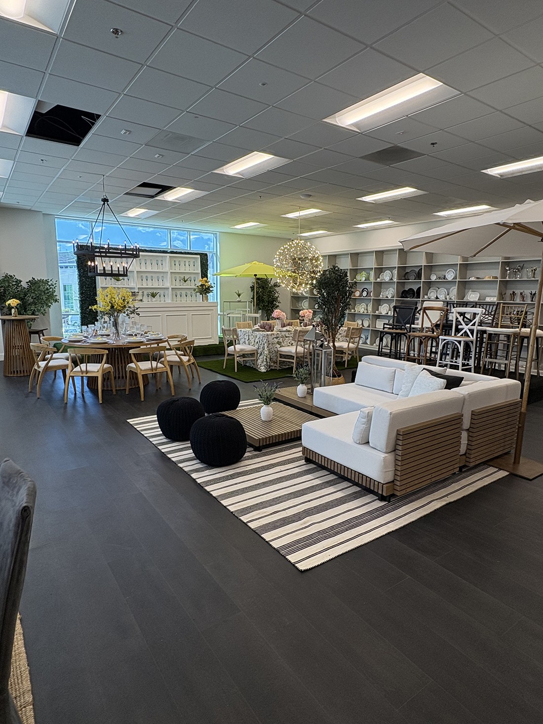 SAN FERNANDO VALLEY SHOWROOM